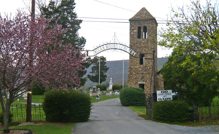 Entrance to Indian Mound Cemetery
